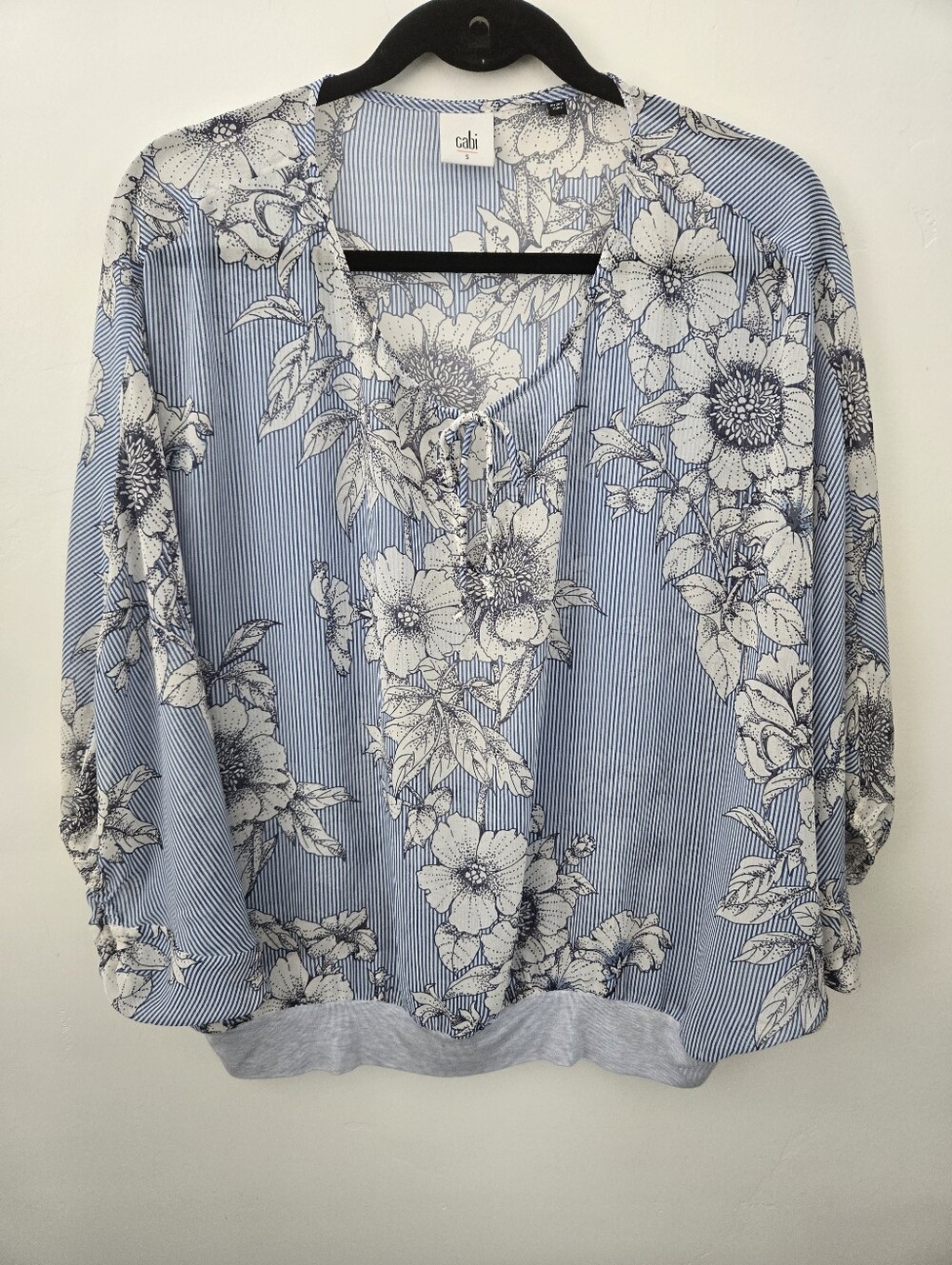 Cabi Sirena Top style number #5387. Size small.
